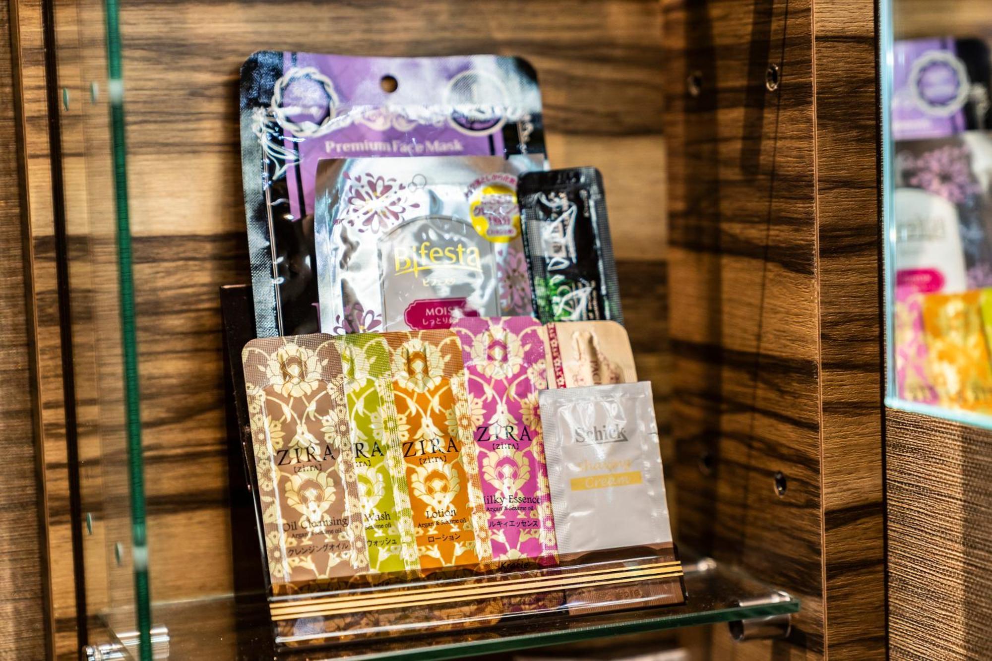 รักโรงแรม Petit Bali Forest Shinjuku Sanchōme โตเกียว